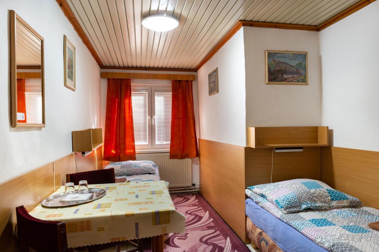 Penzion Rozalia Hotell Košice Exteriör bild