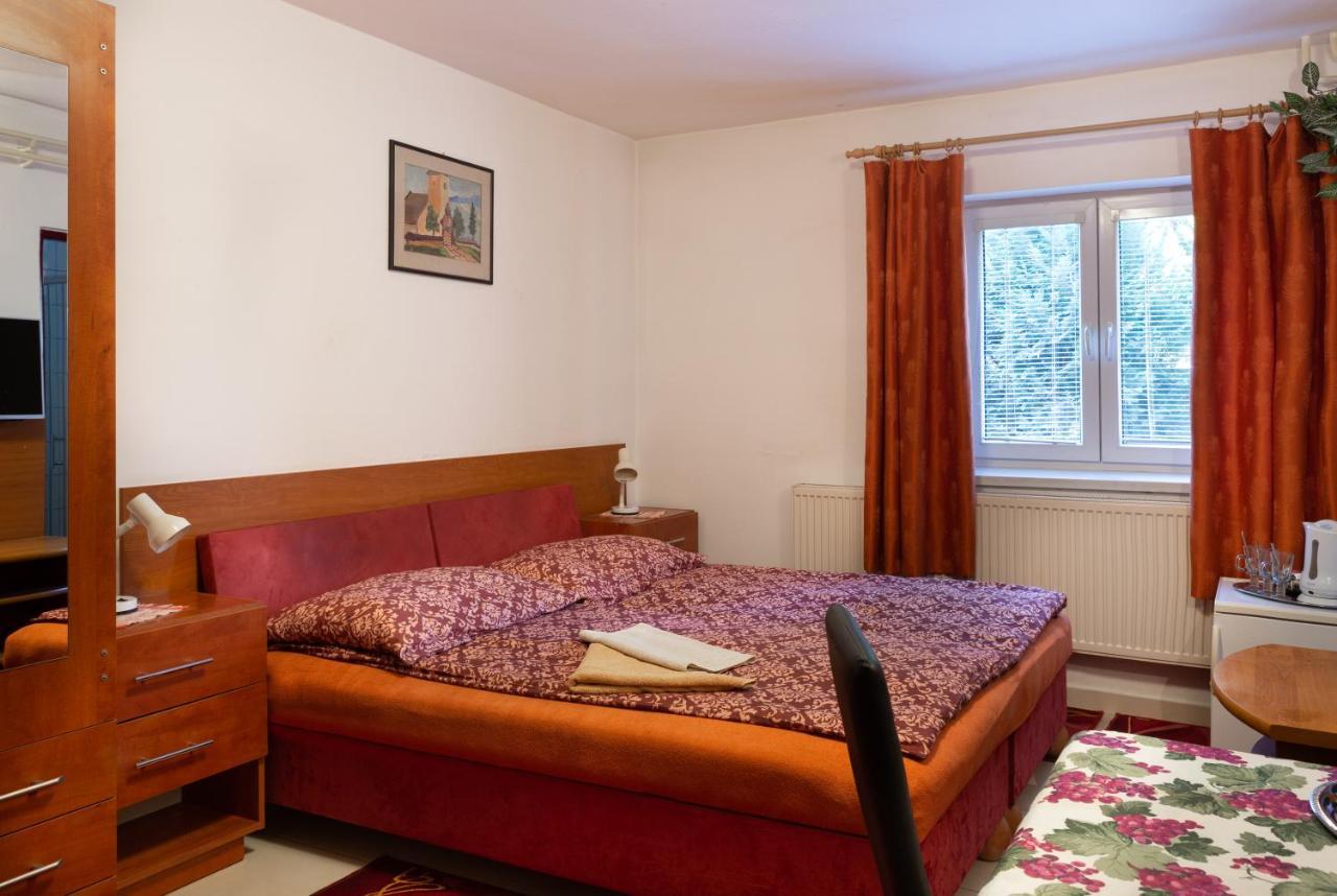 Penzion Rozalia Hotell Košice Exteriör bild