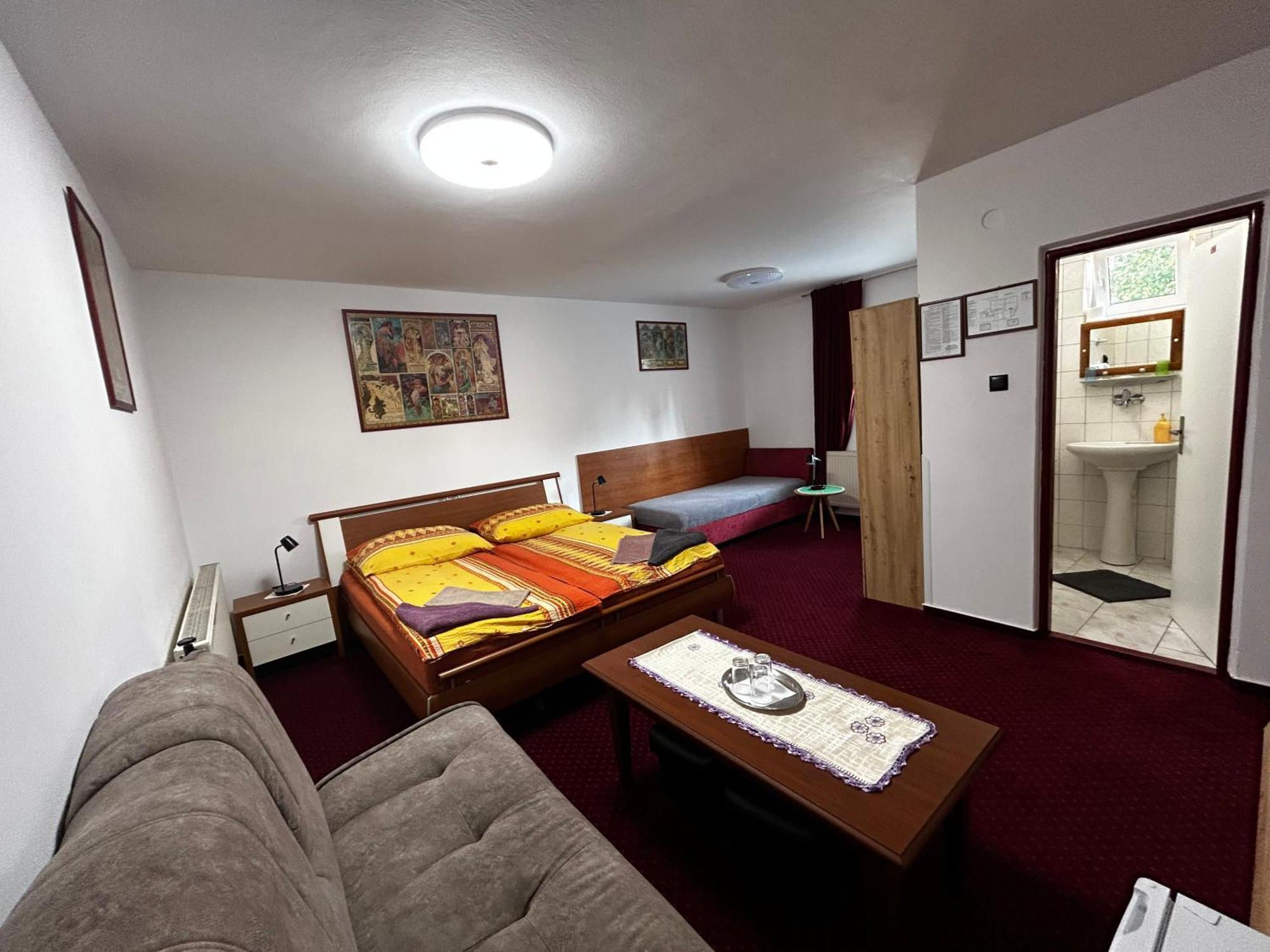 Penzion Rozalia Hotell Košice Exteriör bild
