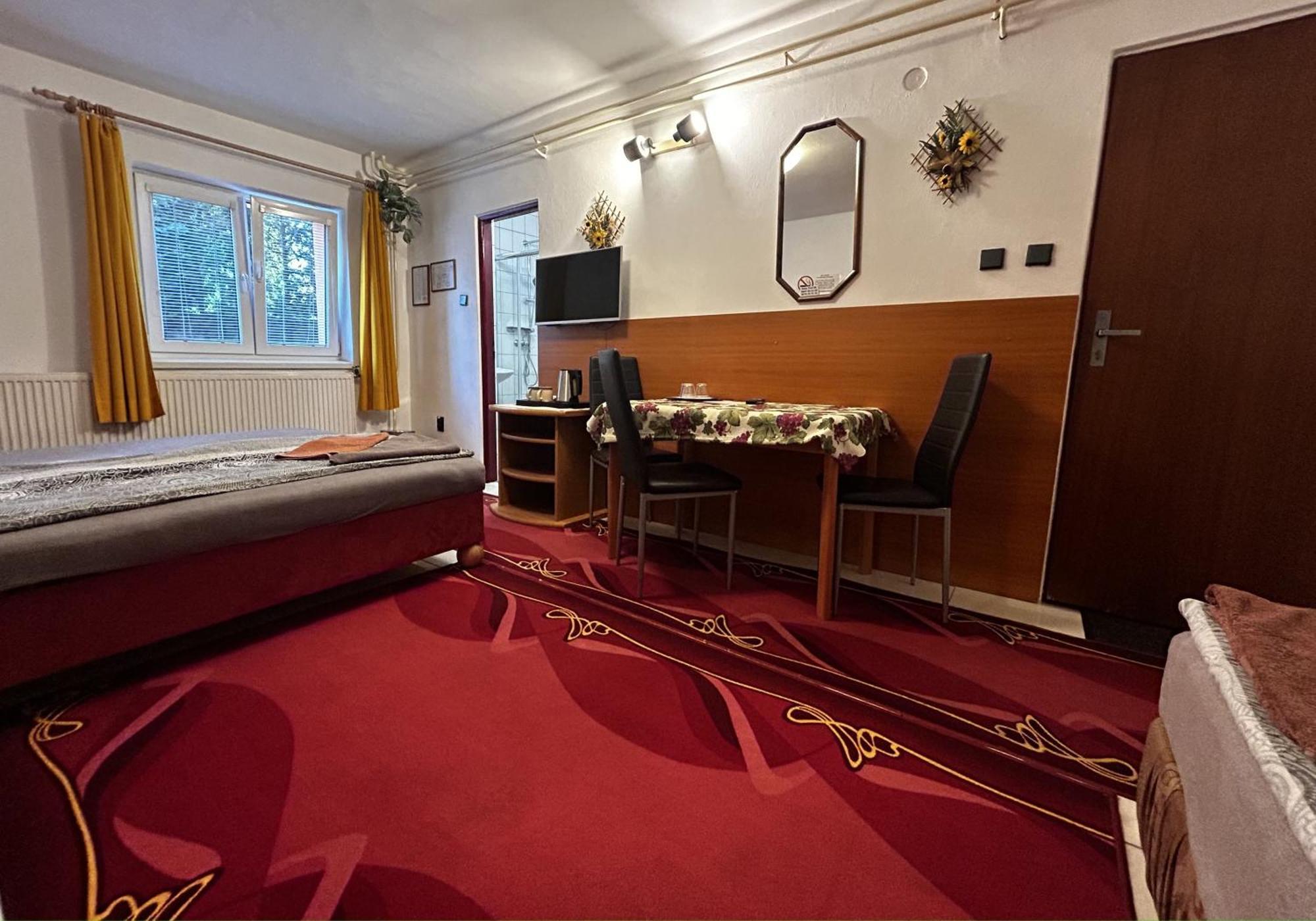 Penzion Rozalia Hotell Košice Exteriör bild